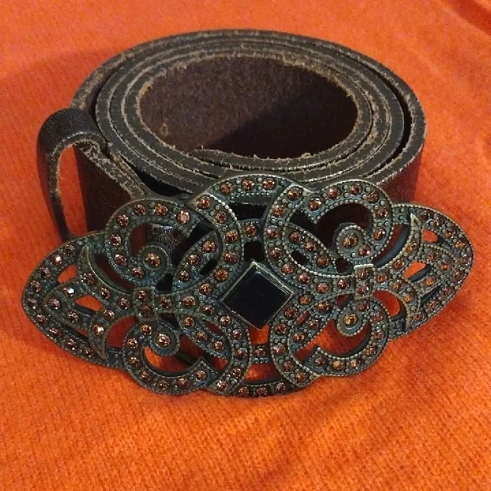 Streets Ahead Metallic Leather Belt with Ornate Buckle / Rhinestones, Medium